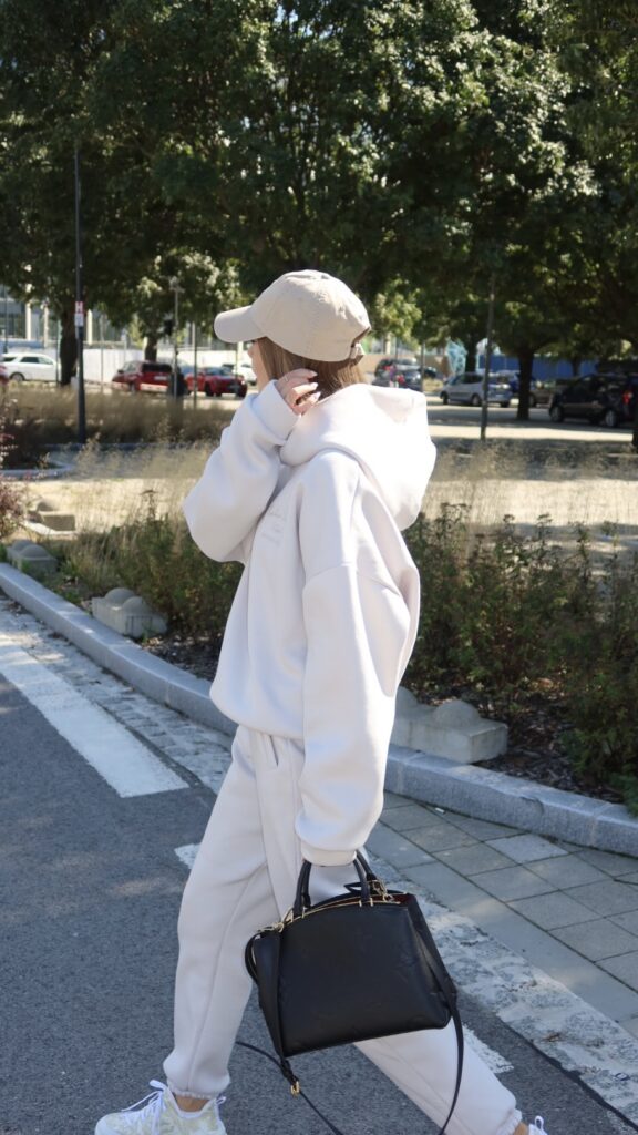 Mikina Endless Comfort WHITE SAND